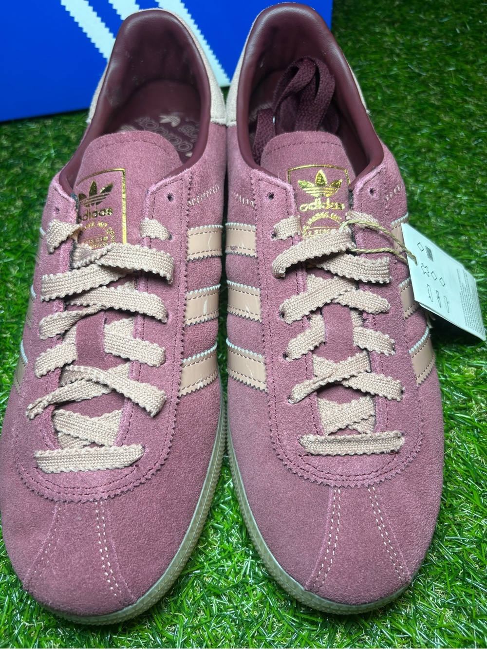 adidas Munchen Suede Women's Sneakers in with pink Stripes women’s 10